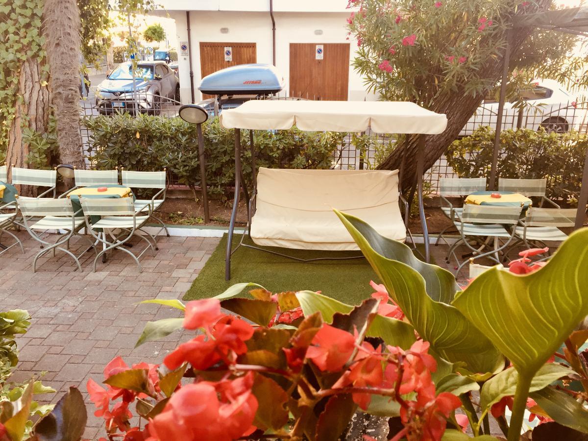 Hotel Montebello Riccione Exteriér fotografie